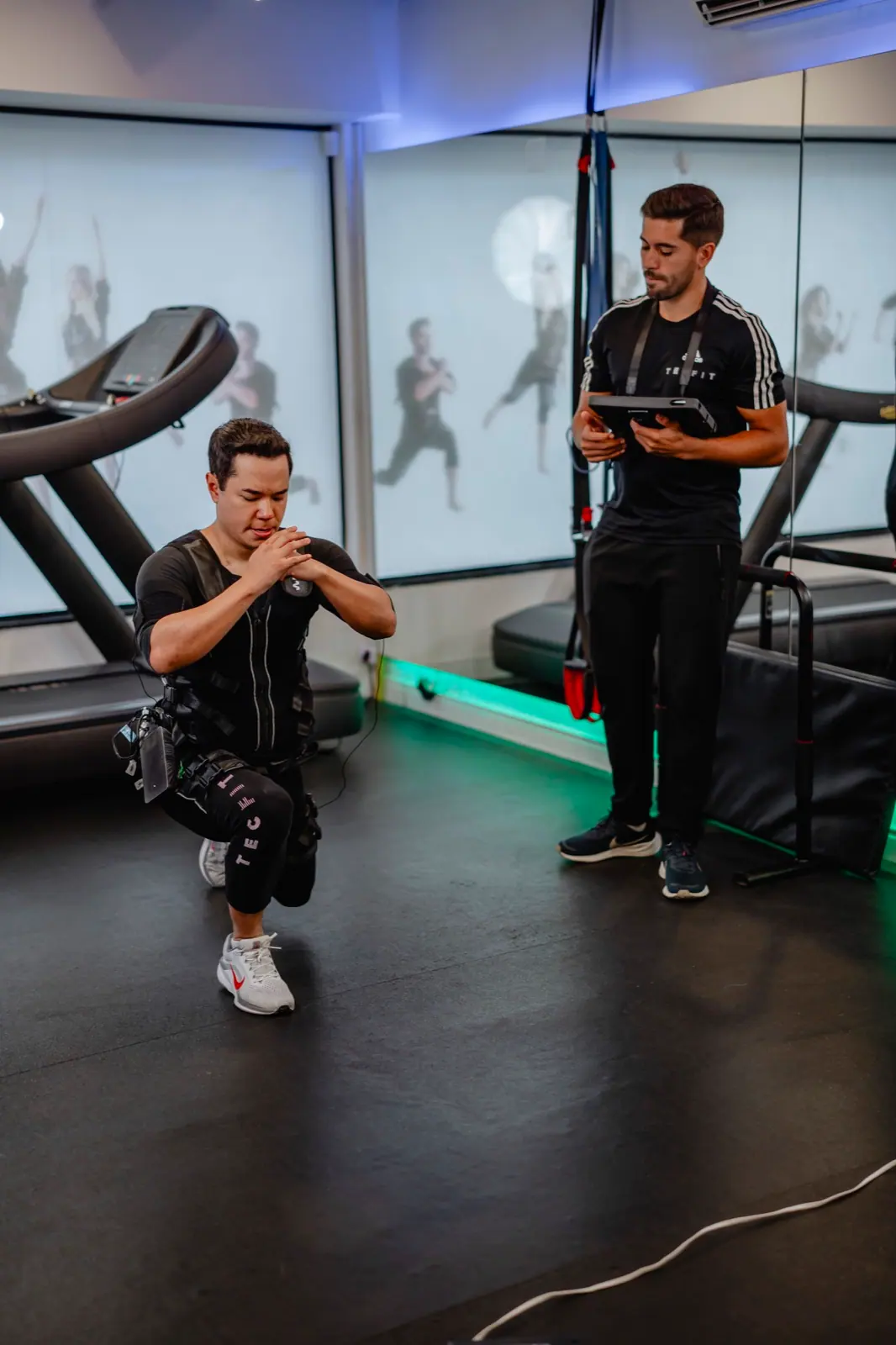 Treino com tecnologia WB-EMS